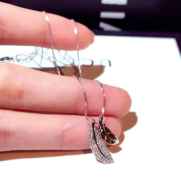 Golden Leaf Pendant Choker