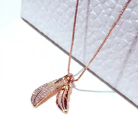 Golden Leaf Pendant Choker